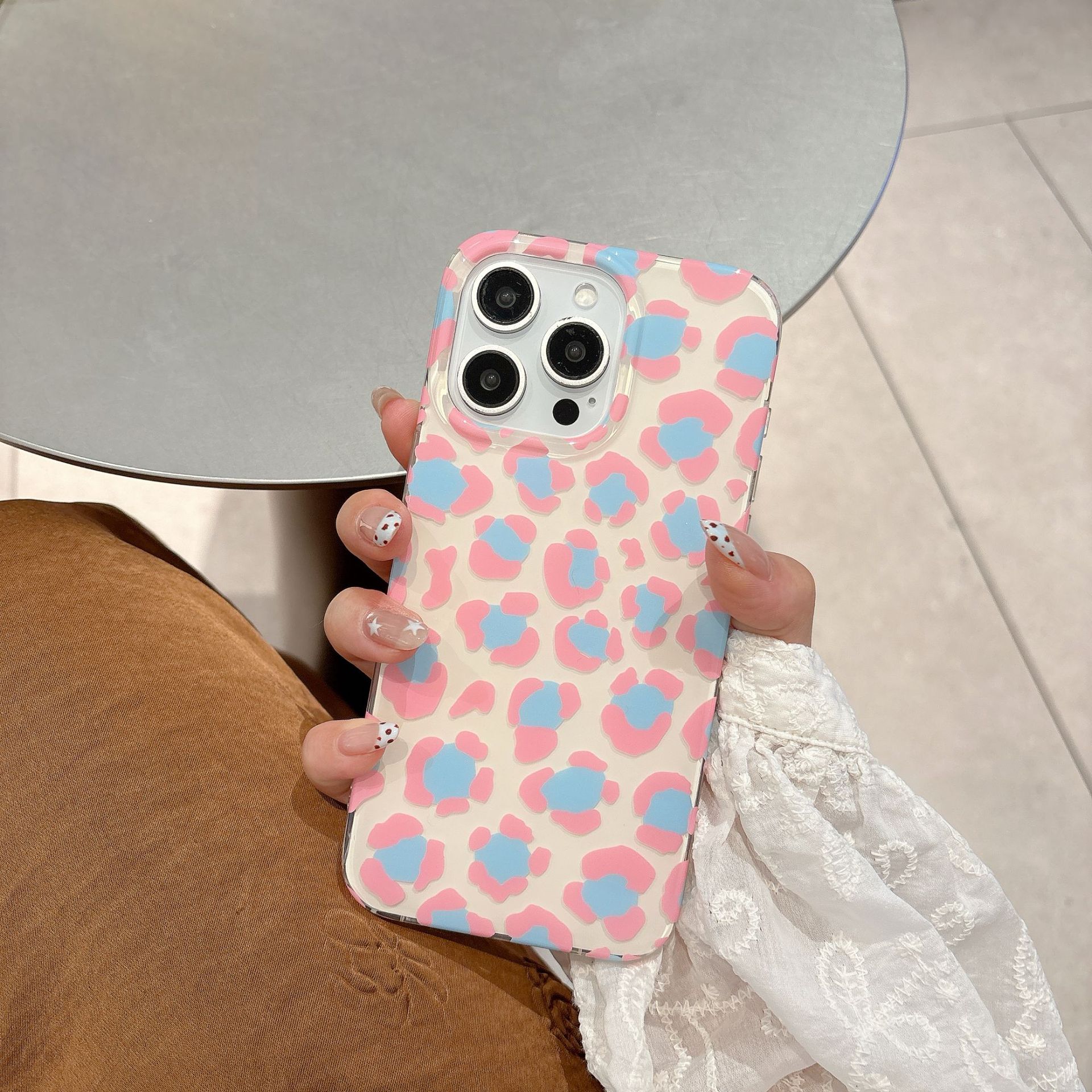 Pink leopard print