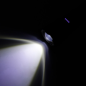 Lampe torche portable rechargeable P50, 18650 mAh, lumière LED blanche, lampe de camping en alliage d'aluminium pour situations d'urgence en extérieur - Product Image 1