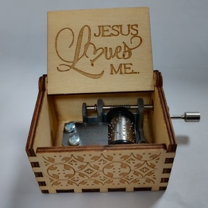 Carillon in Legno Personalizzato con <span class=keywords><strong>Musica</strong></span> e Design 'Jesus Loves Me' a Manovella - Product Image 6