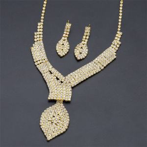 Jxx Direct Supply – Nouveaux ensembles de bijoux en laiton plaqué or 24 carats, pendentifs feuille dorée de Dubaï, colliers et chaînes tendance – Prix de gros - Product Image 3