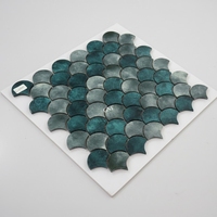 Vente en gros usine : Carrelage mosaïque métallique de luxe en forme d'éventail à effet écaille de poisson pour crédence de cuisine, salle de bain, salon et espaces commerciaux