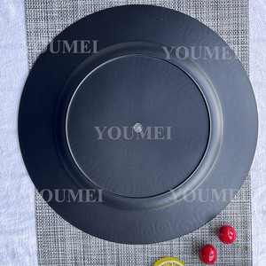 Placas elegantes de lujo personalizadas de 13 pulgadas para boda, roja Decoración de mesa redonda en espiral, placas de cargador de plástico para fiesta de boda - Product Image 6