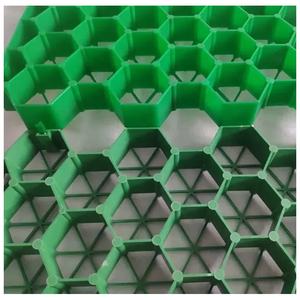 Pavés de grille de remplissage d'herbe en nid d'abeille à bon <span class=keywords><strong>prix</strong></span> pour le renforcement de la chaussée, de l'allée, du parking, des sports équestres - Product Image 4