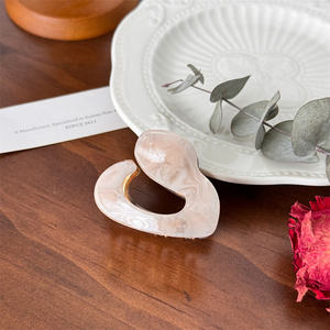 2024 venta al por mayor estilo coreano acrílico hoja brillo pinza para el cabello para mujeres damas moda cangrejo en forma de pinza para el cabello abrazaderas joyería para el cabello - Product Image 4