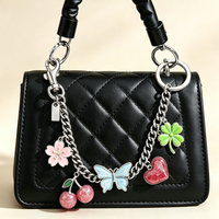 Breloque de sac papillon cerise mignonne, pendentif cœur trèfle Sakura, chaîne porte-clés, décoration de sac à main esthétique douce, accessoires pour femmes