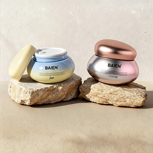 Pot cosmétique en plastique PET PETG blanc beige 50ml 100ml 200ml 300ml à surface douce au toucher pour lotions, soins de la peau, crèmes et gommages avec bouchon à vis - Product Image 5
