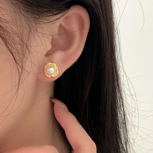 ต่างหูมุกเงินแท้ S925 รูปทรงดอกไม้ เกรด AAA สำหรับผู้หญิง สวมใส่ได้ทุกวัน - Product Image 2