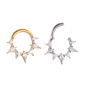 Fuxuan corpo <span class=keywords><strong>Piercing</strong></span> in titanio gioielli <span class=keywords><strong>anello</strong></span> di segmento incernierato con triangolo CZ lastricato clicker naso <span class=keywords><strong>anello</strong></span> elica orecchino - Product Image 2