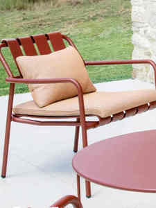 Ensemble de <span class=keywords><strong>bistro</strong></span> d'extérieur en fer moderne, table et chaises de 4 pièces pour cour Villa Milk Tea Cafe - Product Image 5