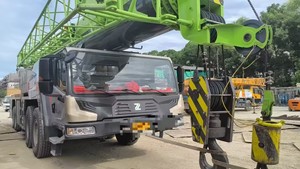 Zoomline Truck Crane ZTC1000VS5 2026 Model 100 Ton Max Lifting 53m Lifting Height Yuchai Engine Shanghai Origin <b>Used</b> <b>Machinery</b> - Product Image 1