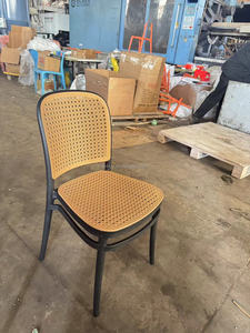 Chaise empilable en plastique tressé imitation rotin, chaise de salle à manger durable sans accoudoirs en PP pour restaurant, hôtel, mariage, événementiel et <span class=keywords><strong>location</strong></span> - Product Image 6