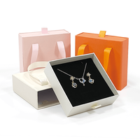 Boîte cadeau à bijoux en papier rigide carrée personnalisée avec tiroir coulissant et poignée pour la vente en gros - Logo personnalisé recyclable ODM/OEM
