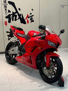 Motocicleta Honida1 CBR600RR, Suministro al por Mayor, 600cc, Cuatro Cilindros en Línea, EFI, Refrigeración Líquida, Carenado Completo, Motocicleta Deportiva de Gasolina - Product Image 4