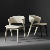 Mobilier de restaurant moderne Chaise de salle à manger nordique Chaise en cuir rembourrée confortable et minimaliste pour café et bar