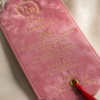 Carte de menu de réception de mariage personnalisée en velours rose de luxe, texte personnalisé, logo, impression à chaud dorée pour la mise en page de table de banquet