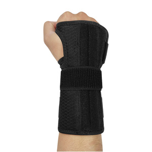 Attelle de poignet de sport en nylon réglable Respirant Canal carpien Attelle de main Gestion du syndrome d'haltérophilie Universelle pour l'été - Product Image 1