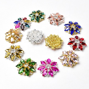 Beaux boutons en métal strass de 28Mm, mélange de couleurs, yeux de <span class=keywords><strong>cheval</strong></span>, verre, fleur en cristal, boucle, bricolage pour vêtements, accessoires de décoration - Product Image 3