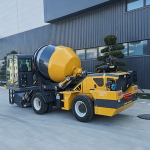 <span class=keywords><strong>Prix</strong></span> d'usine – Camion malaxeur à béton autochargeur robuste de 4,0 m³ 4x4, malaxeur à béton mobile rotatif pour la construction routière - Product Image 6