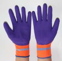 Gants de sécurité SUNCEND personnalisables en gros, haute qualité, 13 jauges, en polyester noir, avec paume enduite de micro-mousse de nitrile et doublure verte et rouge