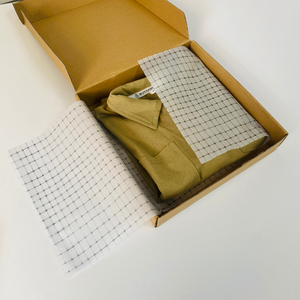 Emballage de vêtements de quincaillerie personnalisée 17g Fleurs translucides enduites d'art étanches à l'humidité Sydney Impression sur un excellent papier fantaisie - Product Image 5