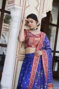 Elegante Lehenga nupcial bordado con blusa elegante y Dupatta Diseñador indio Boda Choli Ropa de fiesta Atuendo étnico - Product Image 4