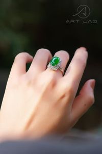 Nhẫn Ngọc Jadeite Xanh Hoàng Đế Cao Cấp Được Chứng Nhận Bởi IGI, Khảm Kim Cương Toàn Viền, Ngọc Tự Nhiên - Product Image 3