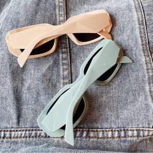 Gafas de Sol Cuadradas Irregulares Qianai, Color Blanco Hueso, Lentes de PC con Protección UV400, Unisex, Estilo Urbano, Protección Solar - Product Image 4