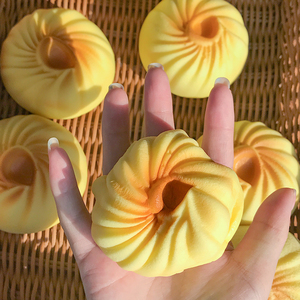 Jouet souple en mousse PU à rebond lent, design en forme de pétale de donut, anti-stress, type dumpling, pour soulager l'anxiété - Product Image 6