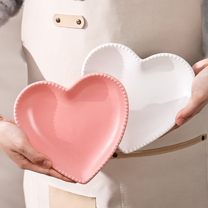 6.5 Inch Wholesale Decorative <strong>Serving</strong> <strong>Plate</strong> <strong>Creative</strong> Dessert <strong>Plate</strong> Pink Ceramic Heart Shaped Cake Fruit <strong>Plate</strong> - Product Image 3