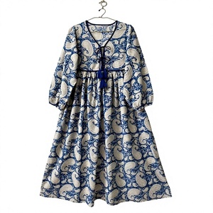 Robe d'été pour femmes, bleu et blanc, imprimé paisley, coton écologique respirant, coupe ample, mi-longue, col en V, imprimé à franges - Product Image 2