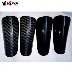 Espinilleras de Fútbol Protectoras de Fibra de Carbono y Poliéster con Color y Logotipo Personalizados - Product Image 1