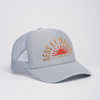 Casquette OEM à 5 panneaux en maille Casquette de baseball décontractée pour sports d'extérieur Broderie 2D Deus Ex Design 100% Polyester Ecran solaire Street