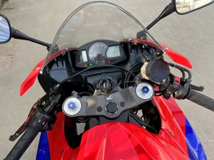 Moto HonDa1 CBR600 F5 - Moto sportive <span class=keywords><strong>de</strong></span> poids moyen haute performance 600CC, puissance robuste et qualité fiable - Product Image 6