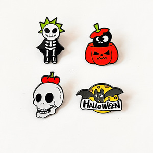 Épingles en émail d'<span class=keywords><strong>horreur</strong></span> personnalisées broche Halloween <span class=keywords><strong>film</strong></span> d'<span class=keywords><strong>horreur</strong></span> épinglette alliage sac à dos Badge accessoires cadeau émail broche support carte - Product Image 3