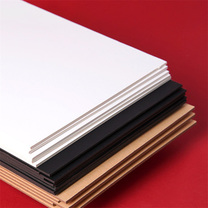<span class=keywords><strong>Carton</strong></span> biodégradable et recyclable blanc/noir/kraft à prix avantageux avec revêtement pour l'impression d'étiquettes de vêtements, boîtes et emballages artisanaux - Product Image 2