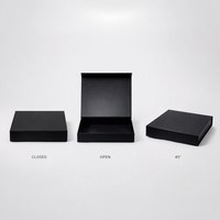 Boîte cadeau magnétique carrée avec couvercle rabattable 33x33x5,1cm Noir mat Laminage mat Écologique Boîte d'emballage pour bijoux, cosmétiques, montres