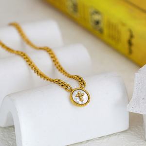Collier personnalisé avec logo, en acier inoxydable plaqué or 18 carats, résistant à l'eau et inaltérable, avec pendentifs coquillage, cœur et croix, pour femme - Product Image 2