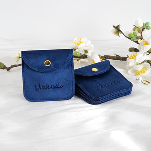 Pochette élégante en velours bleu foncé 6,5x6,5 cm avec bouton doré, mini sac cosmétique et de rangement - Product Image 4