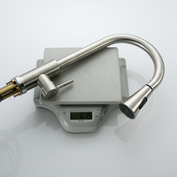 Robinet de cuisine en nickel brossé de style classique avec pulvérisateur rétractable Robinets d'évier de cuisine modernes montés sur le pont à arc élevé
