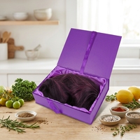 Boîte cadeau rigide en forme de livre avec ruban, insert en papier artistique violet, matériaux recyclés, gaufrage, pelliculage mat, revêtement UV