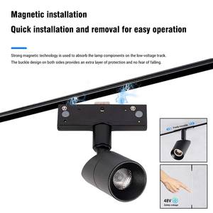 ضوء مسار السقف المغلق فائق الرقة 48 فولت نظام السكك الحديدية المغناطيسي تصميم نحيف إضاءة بقعة خطية لغرفة المعيشة الحديثة - Product Image 4
