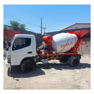 Mélangeur de ciment monté sur camion à moteur diesel Capacité personnalisée 2-12CBM Réservoir de mélange de béton à tambour pour bétonnière