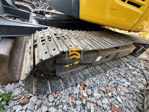 Gebruikt Komatsu PC35MR minigraafmachine, 3,5 ton, met bulldozerblad, compact, geschikt voor kleine landschapsaanleg en kleine bouwwerkzaamheden - Product Image 2