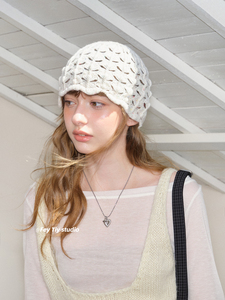 2025 nuevo gorro de ganchillo de lana 100% <span class=keywords><strong>para</strong></span> <span class=keywords><strong>mujer</strong></span>, diseño de encaje calado, gorro de calavera de punto de moda <span class=keywords><strong>para</strong></span> Otoño Invierno - Product Image 5