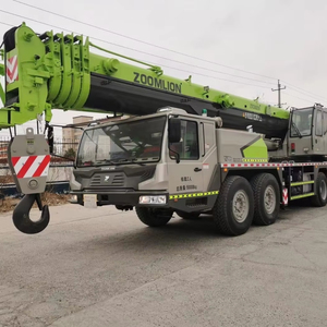 Grue de camion hydraulique d'occasion de haute qualité de 80 tonnes Zoomlion ZTC800, équipée d'un système de boîte de vitesses et de moteur - Product Image 1