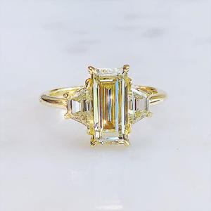 Anillo de Diamantes F478, Corte Esmeralda, Diamante Natural, Oro Amarillo, Anillo de Compromiso Clásico para Mujer - Product Image 1