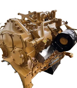 Le bulldozer D10T2 est propulsé par un moteur C27, d'une puissance de 571 kW et d'une vitesse de 1800 tr/min, doté de 12 cylindres. - Product Image 6