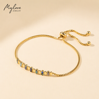 Bracelet ajustable Mylove en laiton plaqué or 18 carats avec cabochon ovale en nacre et chaîne maille forçat pour femme – Bijoux de mode