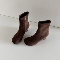 Sepatu Boot Wanita Kulit Sapi Model Bulat di Bagian Ujung Kaki untuk Musim Gugur/Dingin
