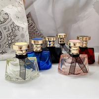 Botol Parfum Vintage Berbentuk Hati dengan Desain Bunga Berhiaskan Rhinestone untuk Dispenser Parfum